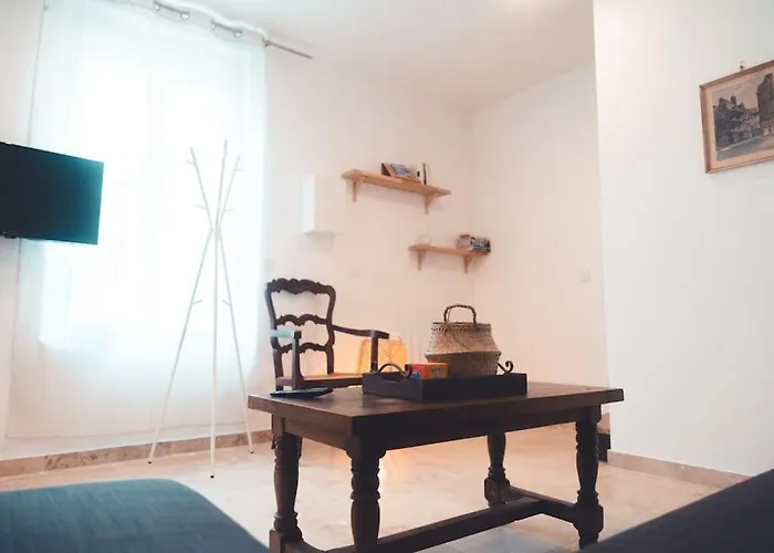 Le Racine, T3 En Centre *